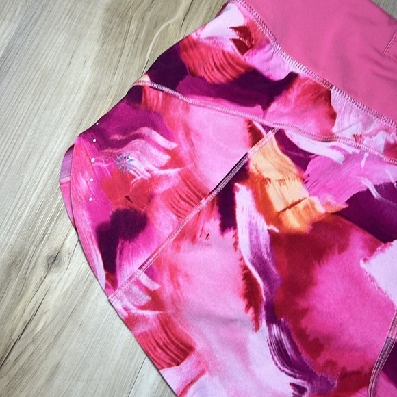 Athleta Run With It 3.5” Shorts Women’s | Painted Energy Pink Running Activewear - Picture 5 of 7